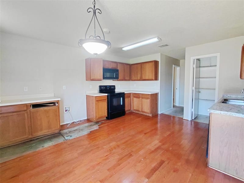 2123 W Grove Lane, Grand Prairie TX 75052 - Photo 3