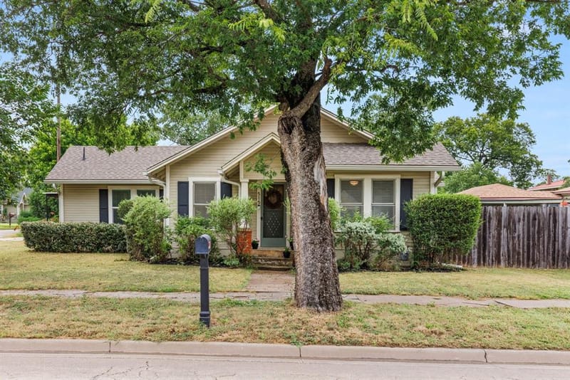 515 W 6th Street, McGregor TX 76657 - Photo 2
