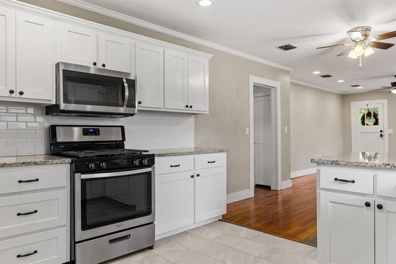 515 W 6th Street, McGregor TX 76657 - Photo 8