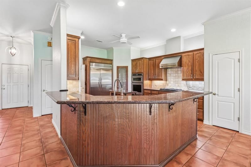 824 Havenwood Lane S, Fort Worth TX 76112 - Photo 9