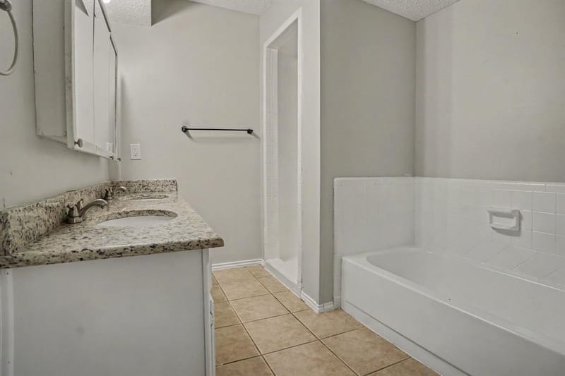 4715 Burning Springs Drive, Arlington TX 76017 - Photo 11