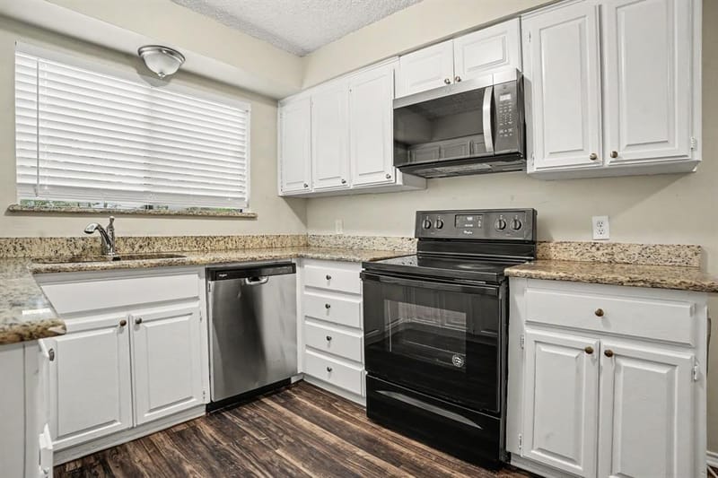 4715 Burning Springs Drive, Arlington TX 76017 - Photo 8