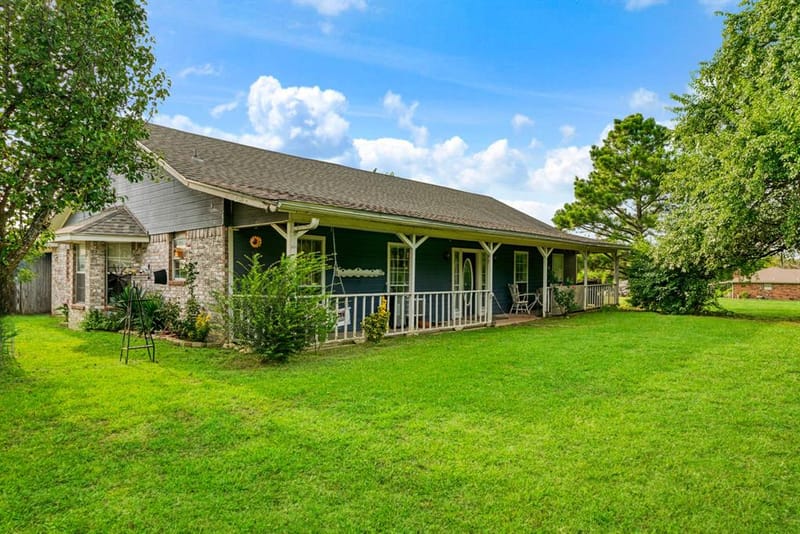 2640 3 RD St SE, Paris TX 75460 - Photo 2