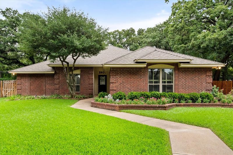 2403 Oak Shadow Court, Arlington TX 76017