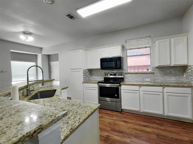 3613 Stockton Drive, Carrollton TX 75010 - Photo 2