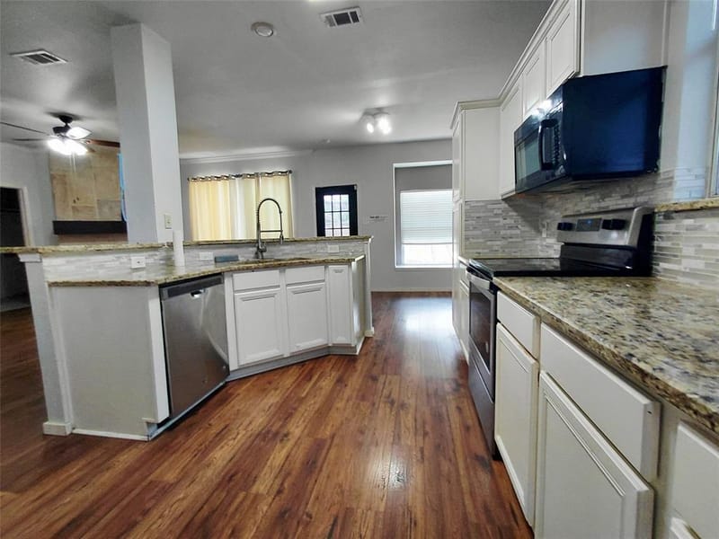 3613 Stockton Drive, Carrollton TX 75010 - Photo 9