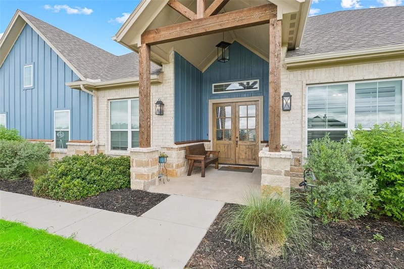 140 Clayton Crossing, Springtown TX 76082 - Photo 2