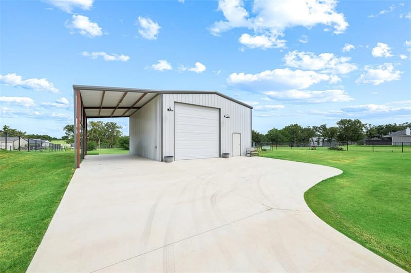 140 Clayton Crossing, Springtown TX 76082 - Photo 3
