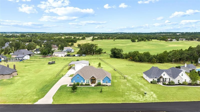 140 Clayton Crossing, Springtown TX 76082 - Photo 34