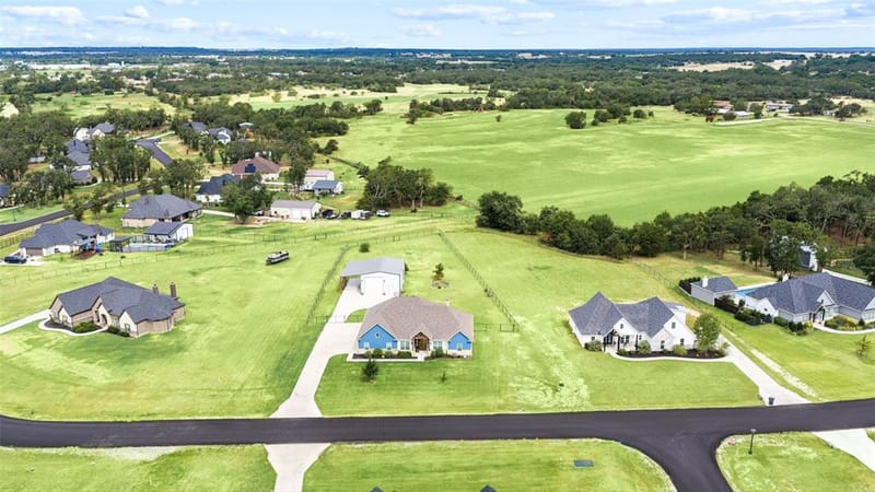 140 Clayton Crossing, Springtown TX 76082 - Photo 35