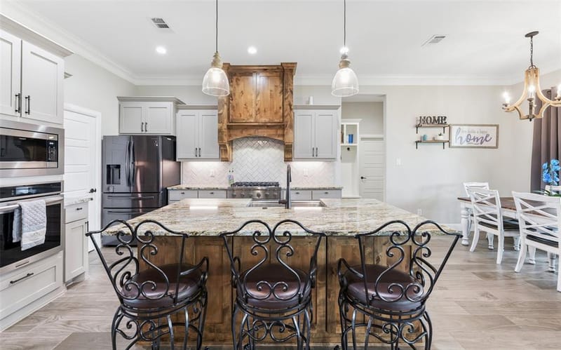 140 Clayton Crossing, Springtown TX 76082 - Photo 8