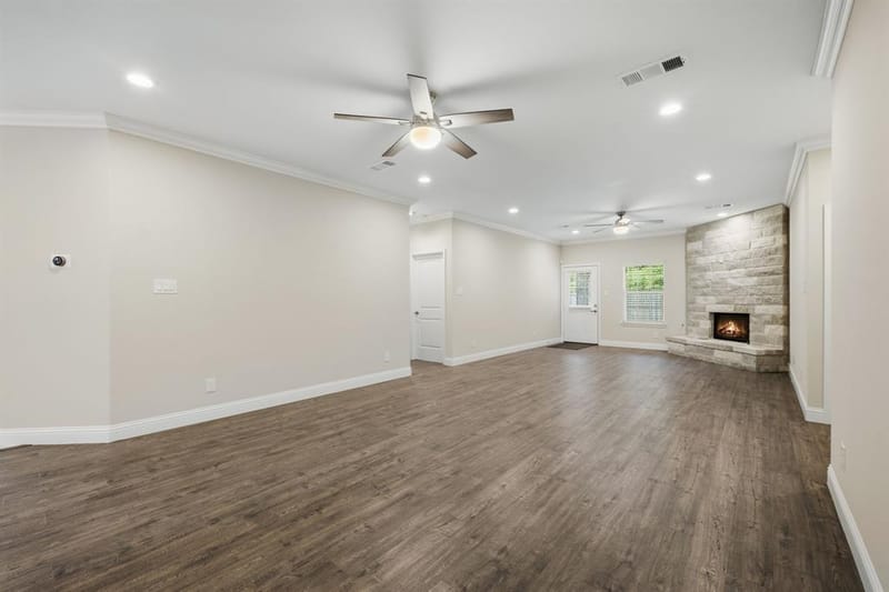 899 E Jefferson Street, Van Alstyne TX 75495 - Photo 9