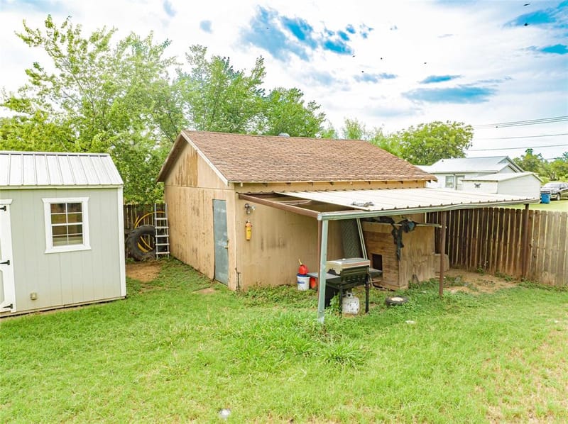 1006 N Live Oak Street, Breckenridge TX 76424 - Photo 26