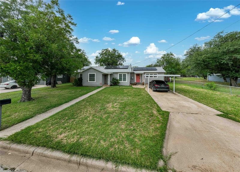 1006 N Live Oak Street, Breckenridge TX 76424 - Photo 3