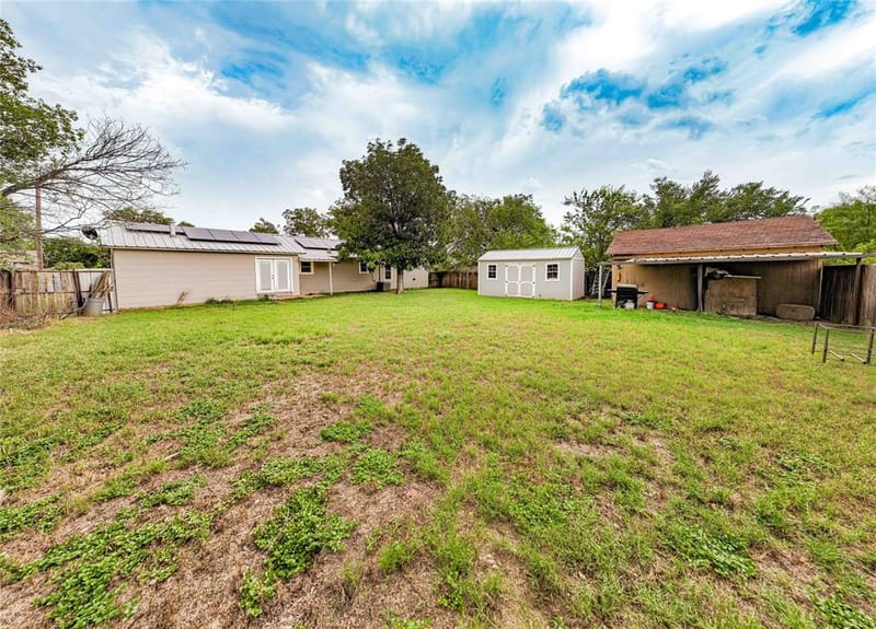1006 N Live Oak Street, Breckenridge TX 76424 - Photo 28