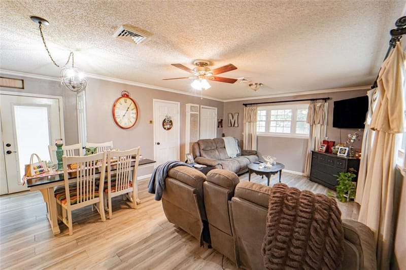 1006 N Live Oak Street, Breckenridge TX 76424 - Photo 9