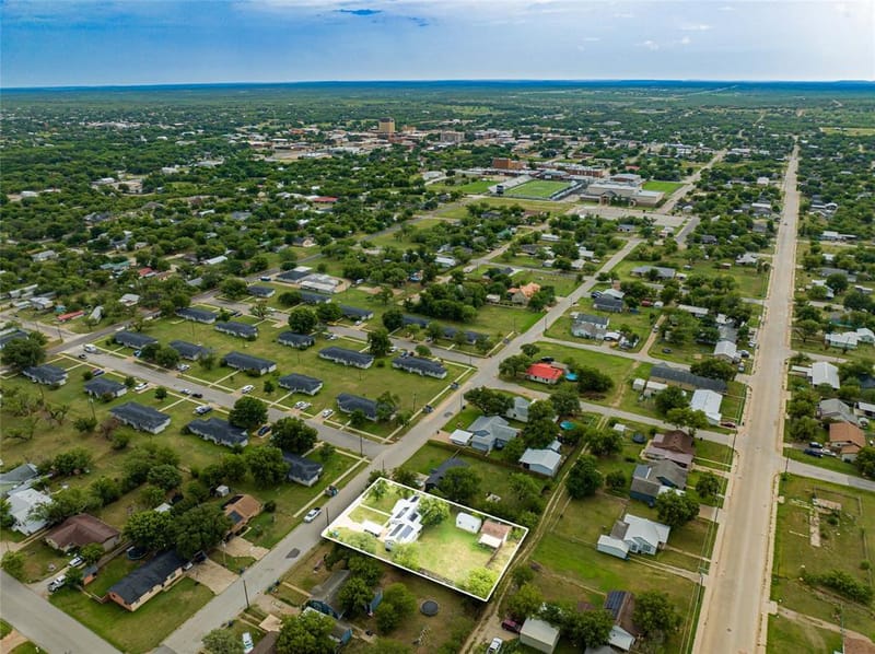 1006 N Live Oak Street, Breckenridge TX 76424 - Photo 33