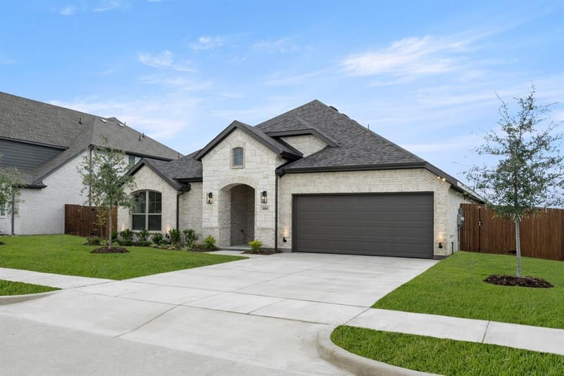 4806 Bel Air Drive, Midlothian TX 76065 - Photo 2