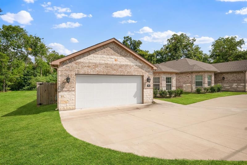 901 E Jefferson Street, Van Alstyne TX 75495 - Photo 3