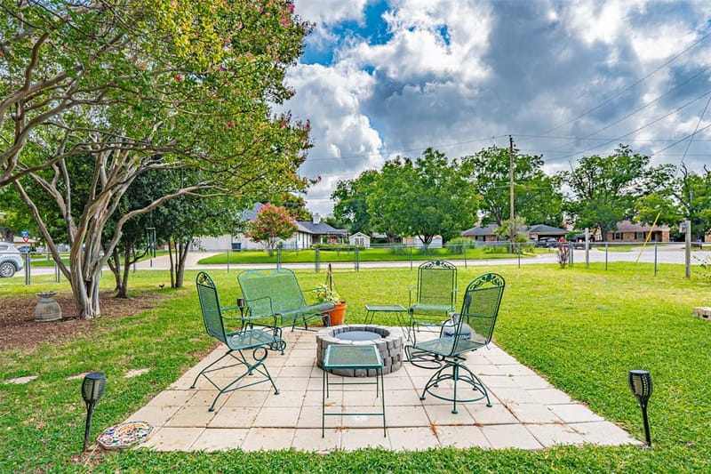 1300 4th Street, Granbury TX 76048 - Photo 27
