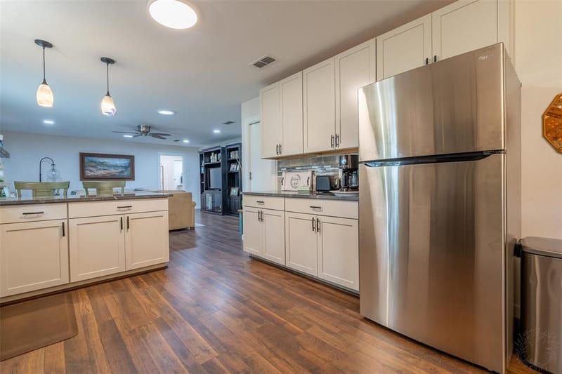 1300 4th Street, Granbury TX 76048 - Photo 12