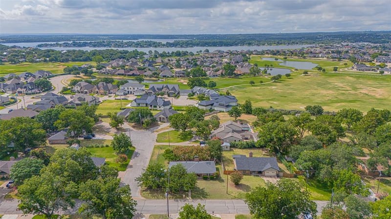 1300 4th Street, Granbury TX 76048 - Photo 32