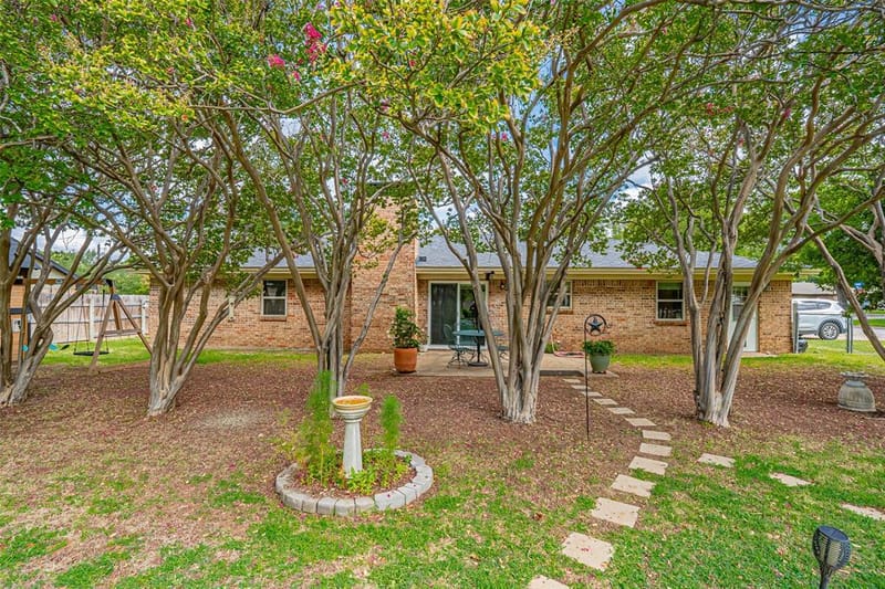 1300 4th Street, Granbury TX 76048 - Photo 25