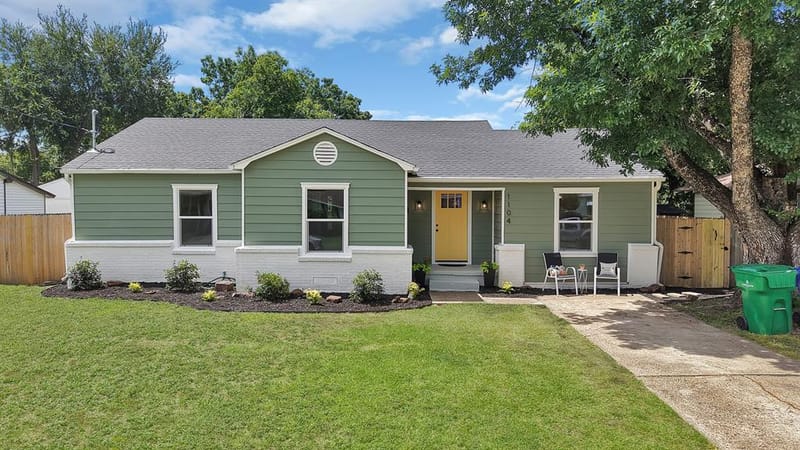1104 E Russell Avenue, Carrollton TX 75006 - Photo 6