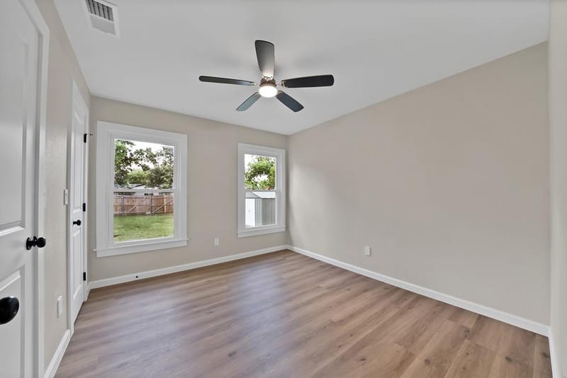 1104 E Russell Avenue, Carrollton TX 75006 - Photo 17