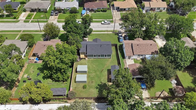 1104 E Russell Avenue, Carrollton TX 75006 - Photo 34