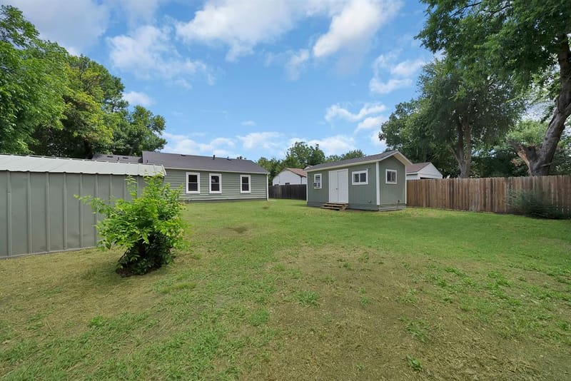 1104 E Russell Avenue, Carrollton TX 75006 - Photo 33