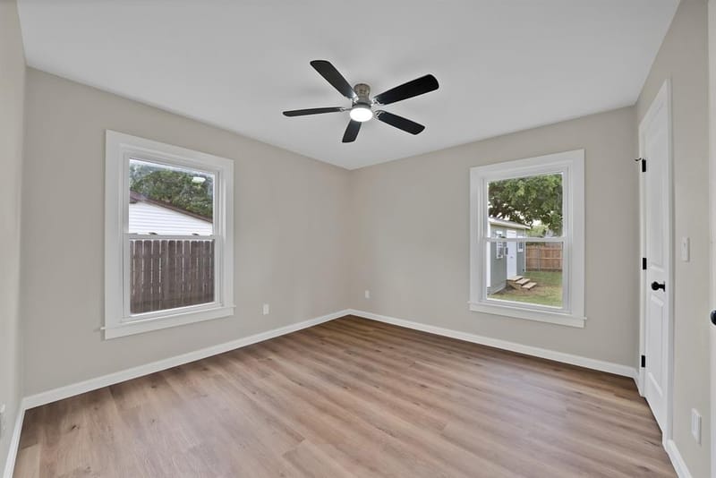 1104 E Russell Avenue, Carrollton TX 75006 - Photo 18