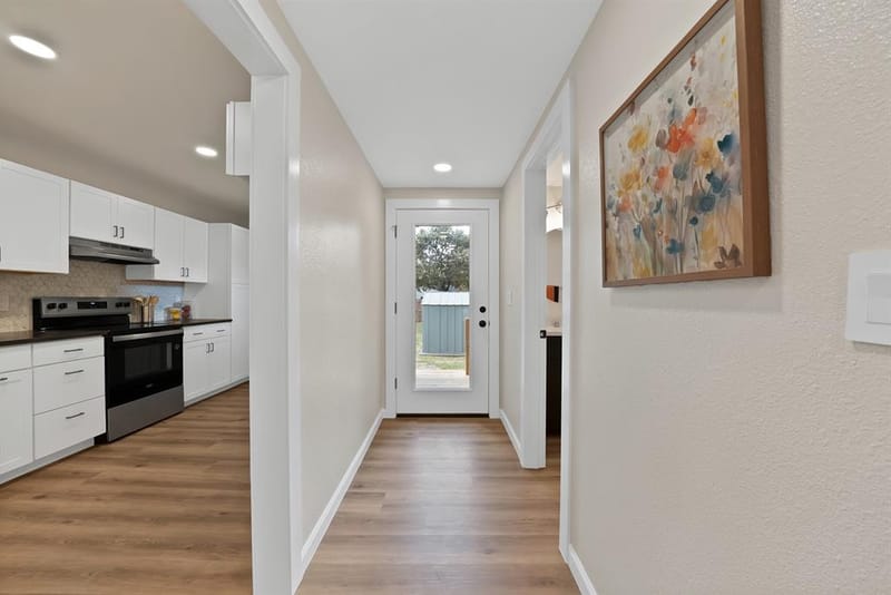 1104 E Russell Avenue, Carrollton TX 75006 - Photo 15