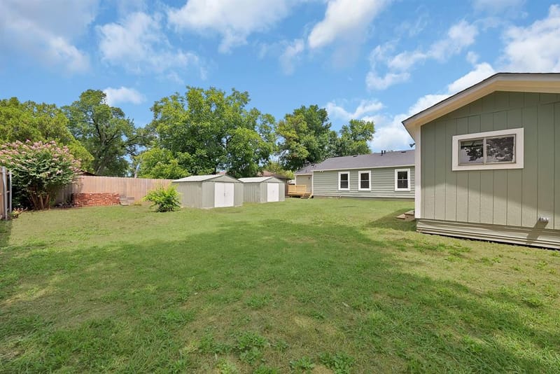 1104 E Russell Avenue, Carrollton TX 75006 - Photo 31