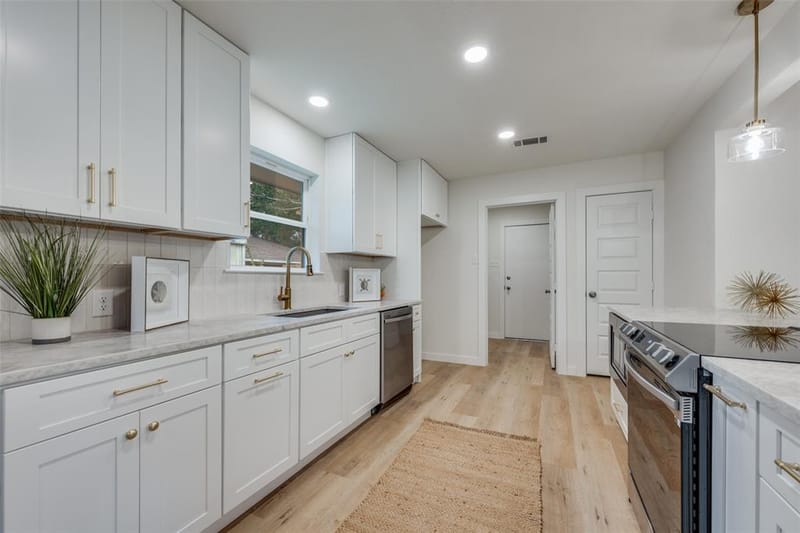 3304 Wayland Drive, Fort Worth TX 76133 - Photo 8