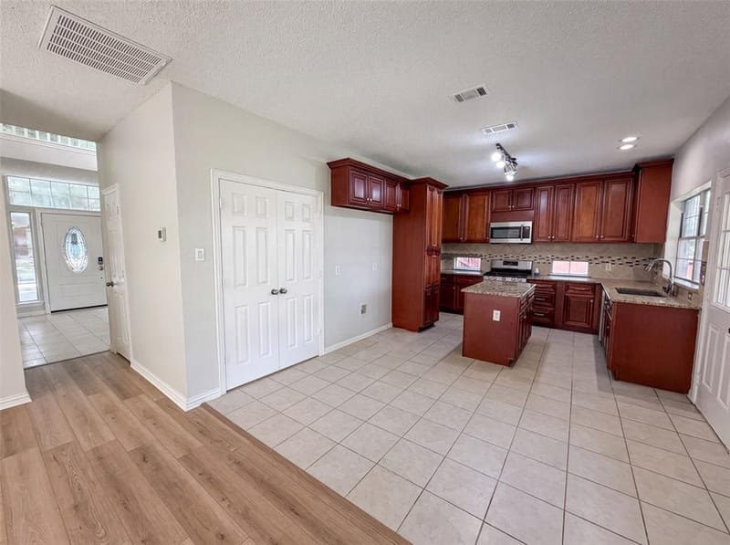 317 Riverwalk Lane, Irving TX 75063 - Photo 2