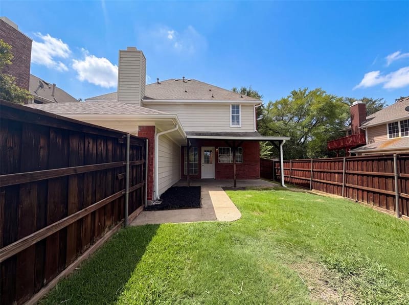 317 Riverwalk Lane, Irving TX 75063 - Photo 5