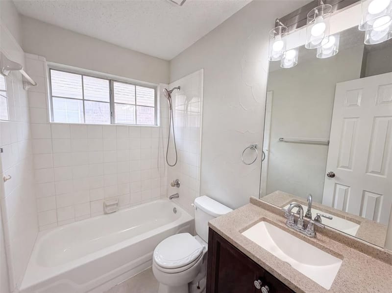 317 Riverwalk Lane, Irving TX 75063 - Photo 18