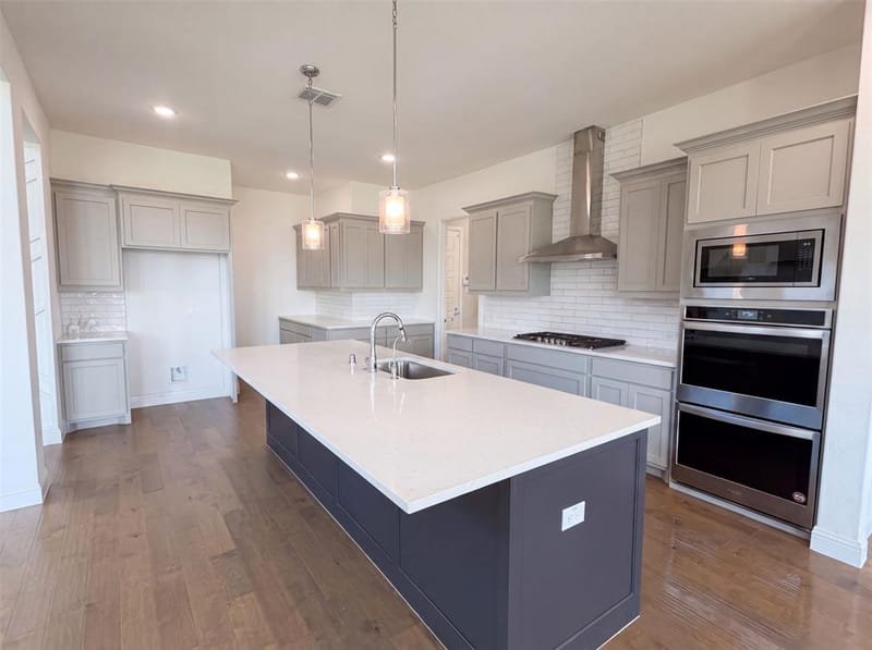 7592 Sanctuary Drive, Frisco TX 75033 - Photo 2