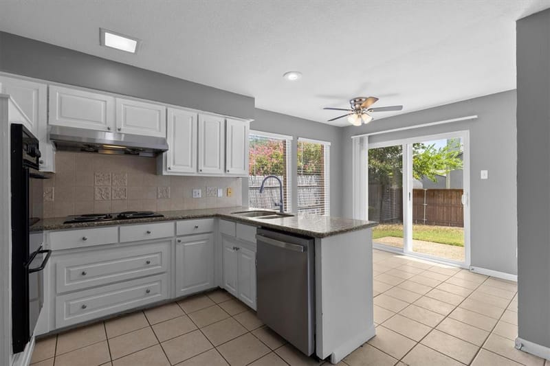 1908 Treehouse Lane, Plano TX 75023 - Photo 5