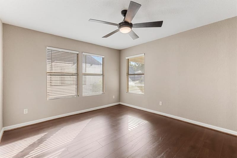 1130 S Montreal Avenue, Dallas TX 75208 - Photo 27