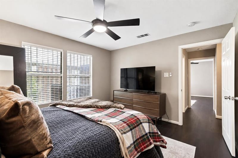 1130 S Montreal Avenue, Dallas TX 75208 - Photo 17
