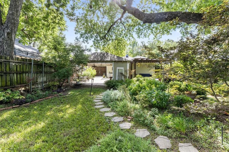 1130 S Montreal Avenue, Dallas TX 75208 - Photo 30