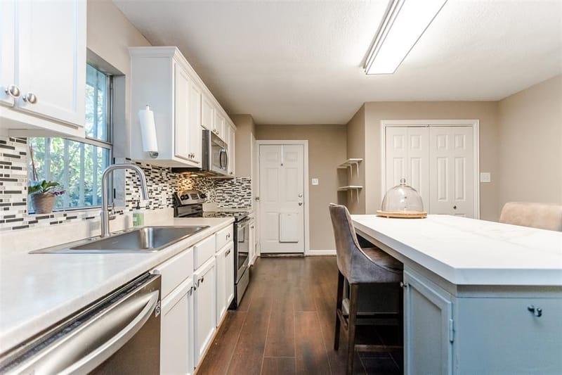 1130 S Montreal Avenue, Dallas TX 75208 - Photo 10