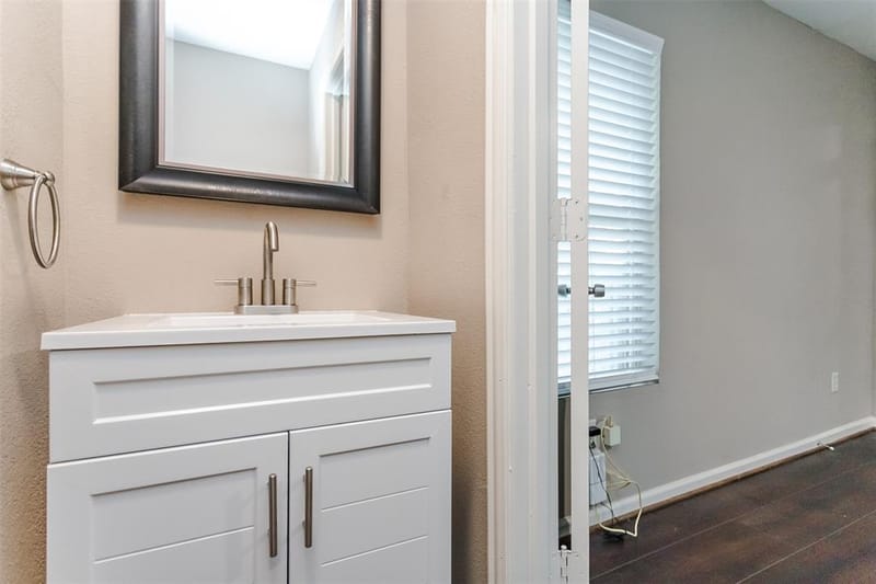 1130 S Montreal Avenue, Dallas TX 75208 - Photo 25