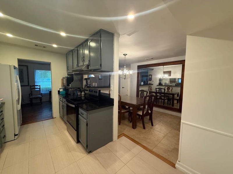 3526 W Rochelle Road, Irving TX 75062 - Photo 8