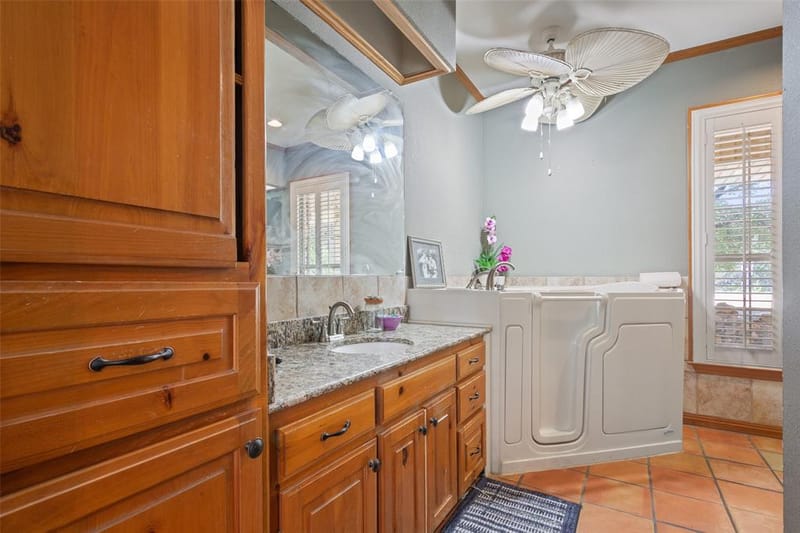564 Sam Bass Road, McGregor TX 76657 - Photo 16