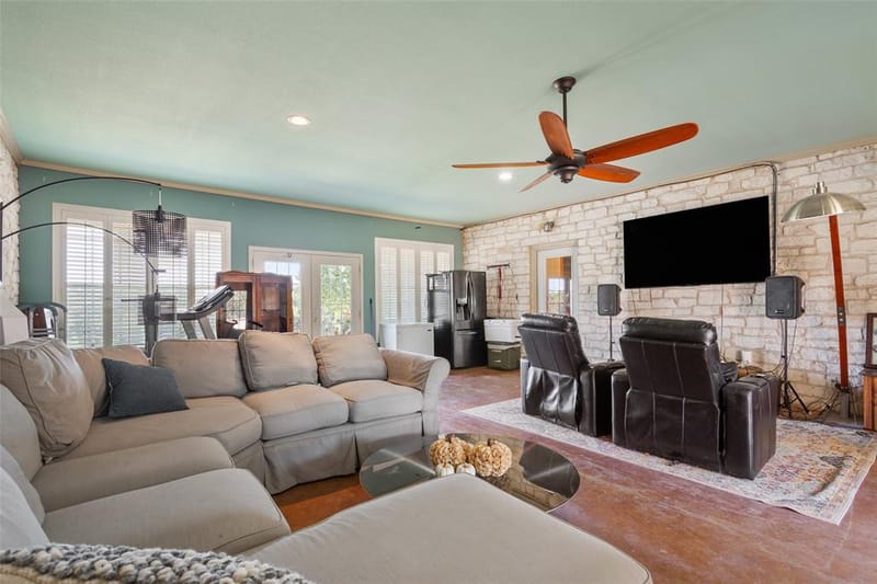 564 Sam Bass Road, McGregor TX 76657 - Photo 12
