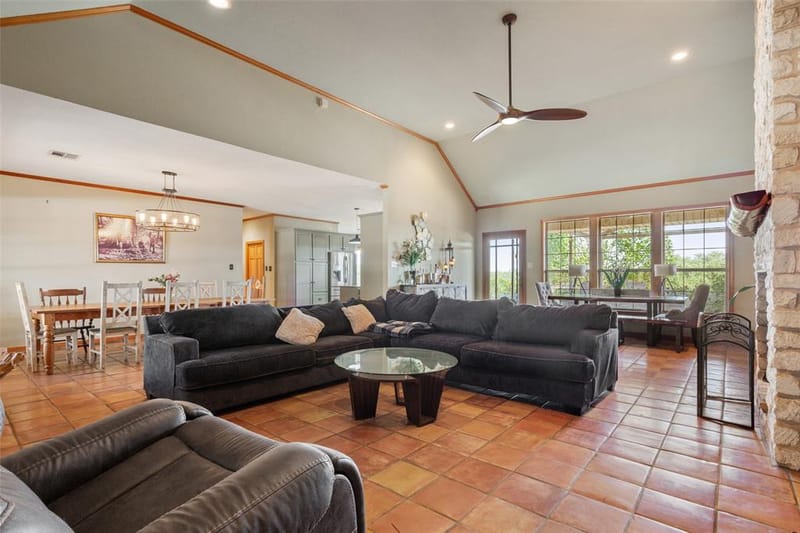 564 Sam Bass Road, McGregor TX 76657 - Photo 7