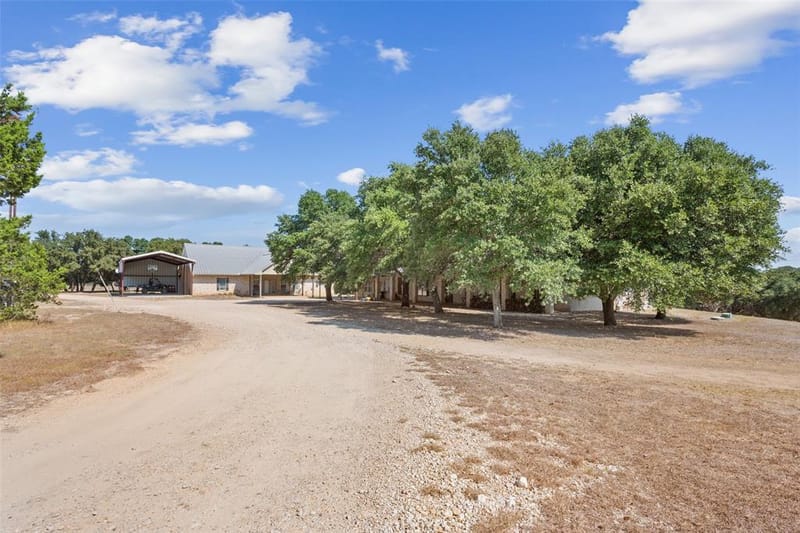 564 Sam Bass Road, McGregor TX 76657 - Photo 4